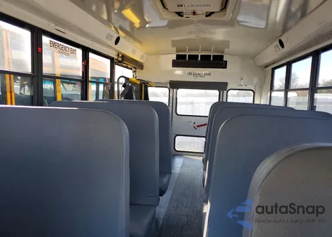 2019 Chevrolet Express G4500 z USA, uszkodzony, nr VIN 1HA6GUBG2KN010568